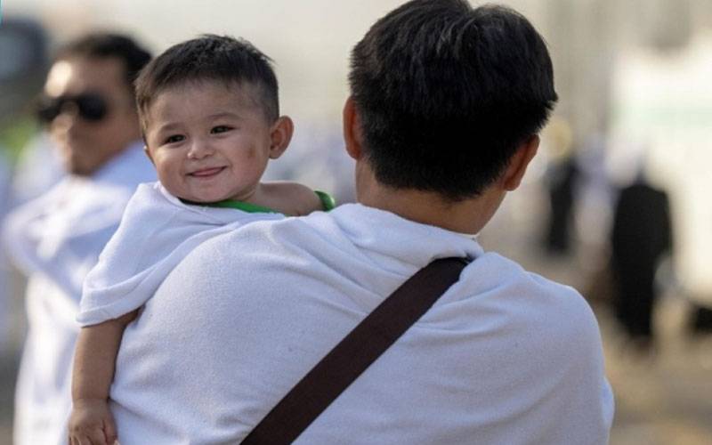 حج 2025:  چھوٹے بچوں کو حج پر لے جانے پر پابندی عائد