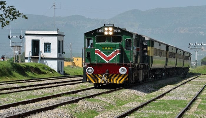 محکمہ ریلوے کا ٹرینوں کے کرایوں میں اضافے کا اعلان