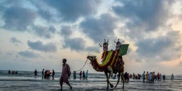 عید کی چھٹیوں کے دوران سمندر میں نہانے پرپابندی عائد،دفعہ 144 نافذ