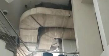 بارش کے بعد اسلام آباد ہائیکورٹ کی نئی عمارت کی چھتیں ٹپکنے لگیں، سائلین مشکلات کا شکار