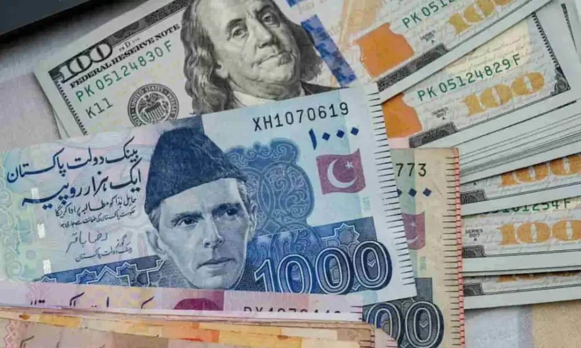 انٹربینک مارکیٹ میں روپے کی قدر میں بہتری، ڈالر 283.50 روپے پر آگیا