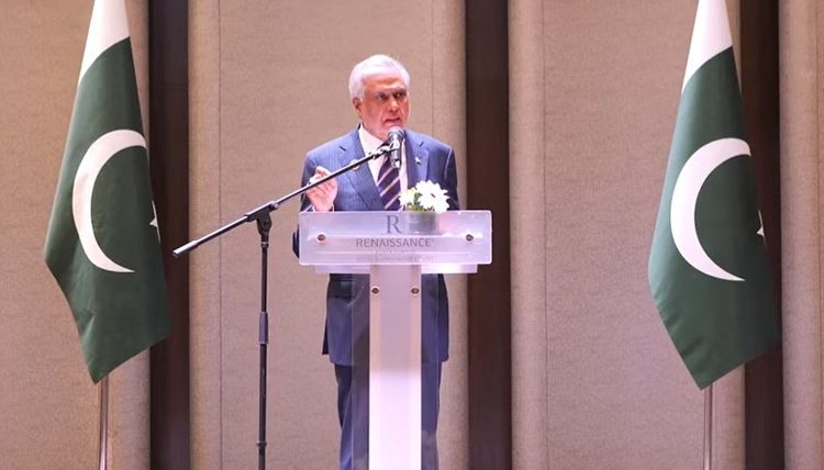 بھارت کیساتھ ملٹری لیول سیز فائر جاری ہے مگر بھارتی سیاسی قیادت سے یہ برداشت نہیں ہورہا، اسحاق ڈار