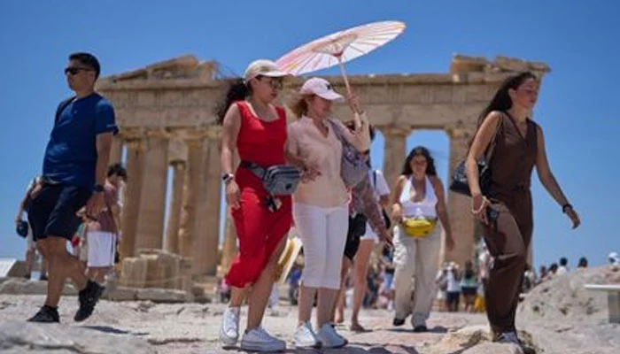 یورپ میں گرمی کا قہر: ہیٹ ویو سے 8 ہلاکتیں، کئی ممالک میں ہنگامی صورتحال