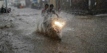 مون سون بارشوں کی تباہ کاریاں جاری، مزید 5 افراد جاں بحق، مجموعی ہلاکتیں 221 تک جا پہنچیں