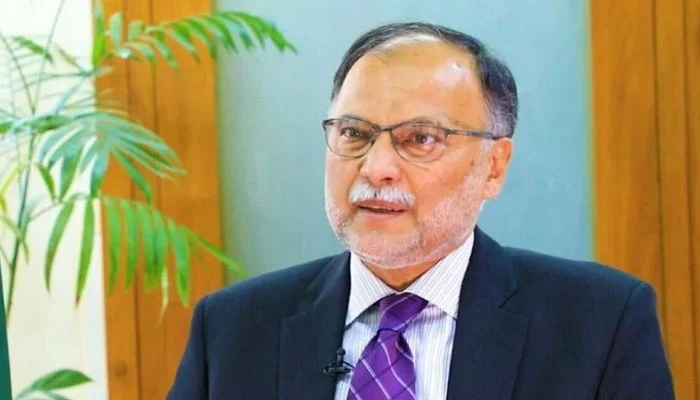 احسن اقبال کی قومی مالیاتی ایوارڈ کی تشکیل نو کی سفارش، آبادی کو 24.15 کروڑ پر منجمد کرنے کی تجویز