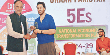 وفاق پر این ایف سی فارمولے کا بوجھ، ڈیم منصوبوں کے لیے فنڈز ناکافی ہیں: احسن اقبال