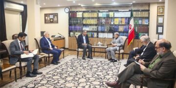 محسن نقوی کی ایرانی صدر سے ملاقات، پاک ایران تعلقات اور دوطرفہ تعاون پر گفتگو
