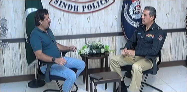 کراچی میں ٹریفک عدالتوں کے قیام کا فیصلہ، ٹریفک جرمانے 2.5 لاکھ روپے تک بڑھانے کی تجویز