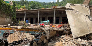 خیبر پختونخوا میں بارشوں اور سیلاب سے 60 سے زائد سرکاری اسکول تباہ، 414 کو جزوی نقصان