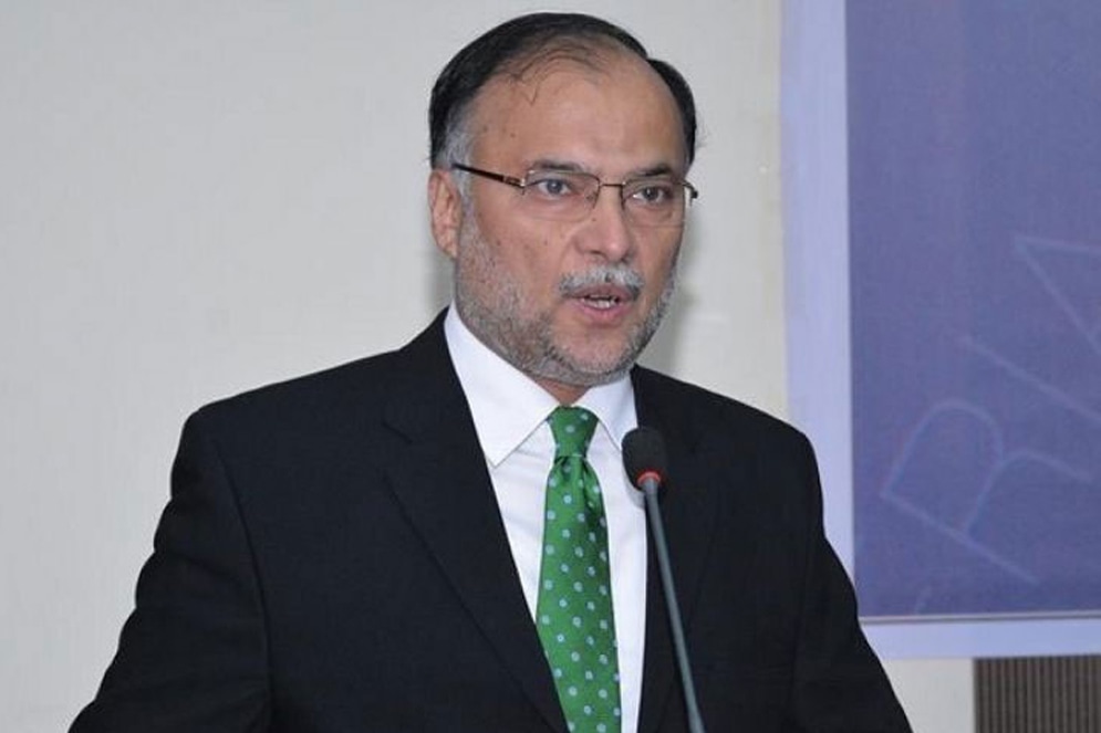 پاکستانی عوام دنیا بھر میں سب سے کم ٹیکس دیتے ہیں۔ احسن اقبال