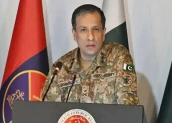 ڈی جی آئی ایس پی آر: پاک فوج ہر حال میں عوام کے ساتھ کھڑی ہے، سیلاب متاثرہ علاقوں میں ریلیف آپریشن جاری