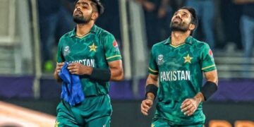 پاکستان کرکٹ بورڈ نے نئے سینٹرل کنٹریکٹس جاری کردیے، بابر اعظم اور رضوان تنزلی کے بعد بی کیٹیگری میں شامل