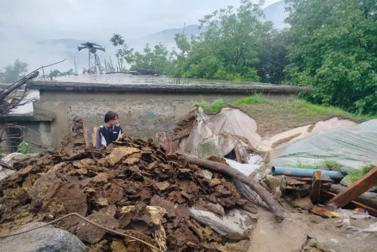 خیبر پختونخوا میں بارش، کلاؤڈ برسٹ اور آسمانی بجلی گرنے سے ہلاکتوں کی تعداد 65 ہو گئی