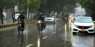 کراچی میں گہرے بادلوں کے ڈیرے، محکمہ موسمیات نے موسلادھار بارش کی پیشگوئی کر دی