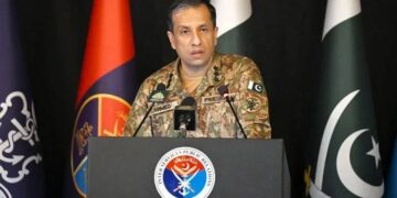 آرمی چیف نے کوئی انٹرویو دیا نہ ہی معافی کی بات کی، ڈی جی آئی ایس پی آر