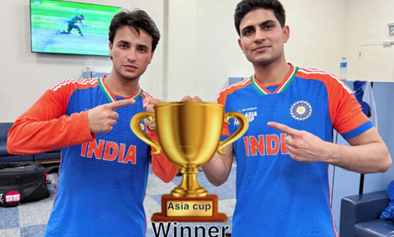 ایشیا کپ ٹرافی نہ ملنے پر بھارتی کھلاڑیوں کا فرضی تصویروں کا سہارا، شائقین کی سخت تنقید