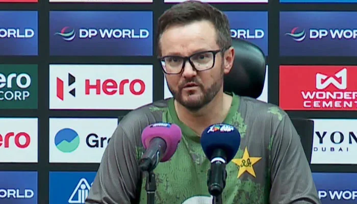 ایشیا کپ فائنل سے قبل مائیک ہیسن کا پیغام، کھلاڑی دباؤ کے بجائے کھیل پر توجہ دیں