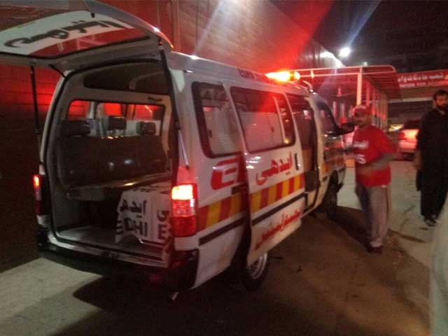 نوشہروفیروز میں المناک حادثہ: ڈمپر کی کار کو ٹکر سے 7 افراد جاں بحق