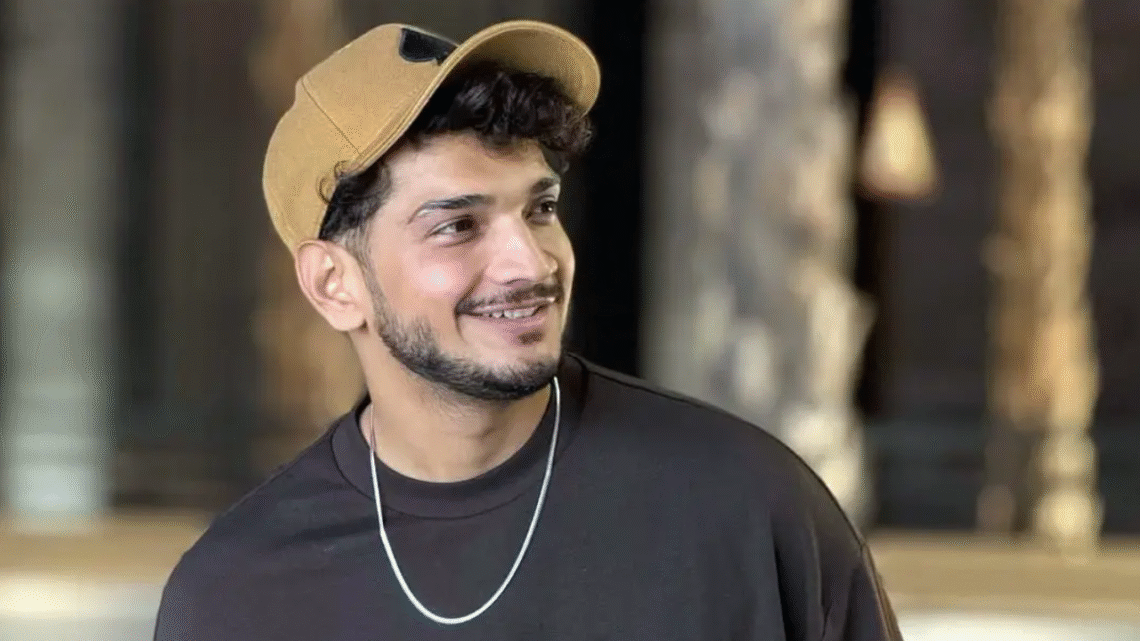 منور فاروقی کا انکشاف: والدہ نے 22 برس ظلم سہنے کے بعد زہر کھا کر جان دی