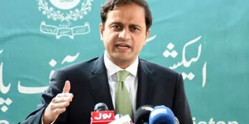 بارشوں سے متاثرہ 106 کے ایم سی سڑکوں کی بحالی کا کام اتوار سے شروع کیا جائے گا: میئر کراچی  