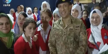 ڈی جی آئی ایس پی آر کا مری کے تعلیمی اداروں کا دورہ، طلبہ سے معلوماتی نشست اور سوال و جواب