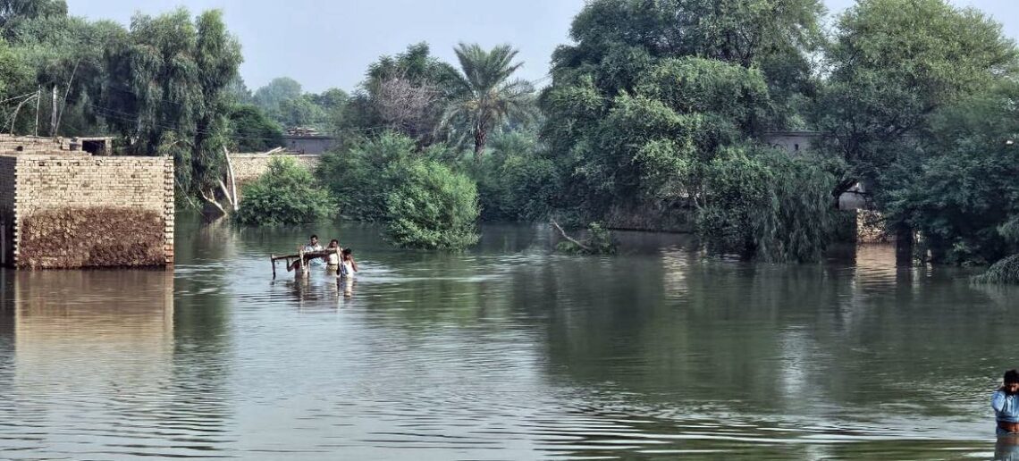 بھارت نے بگلیہار اور سلال ڈیم کے دروازے کھول دیے، پاکستان کو ستلج اور چناب میں سیلاب کے خدشے سے آگاہ کر دیا