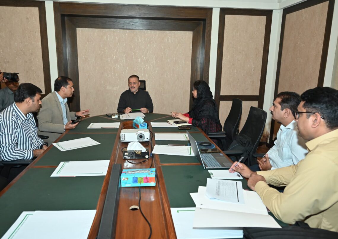 سندھ حکومت کا دسمبر تک ای وی ٹیکسی لانے کا فیصلہ