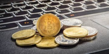 پاکستان میں کرپٹو کرنسی غیرقانونی نہیں بلکہ ’گرے ایریا‘ میں ہے، ڈپٹی گورنر اسٹیٹ بینک