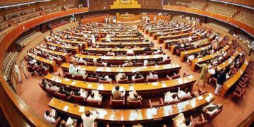 قومی اسمبلی میں سیلاب کی تباہی پر احتجاجی واک آؤٹ، دریائی بیڈز پر غیرقانونی تعمیرات اور جنگلات کی کٹائی کے خلاف سخت کارروائی کا مطالبہ