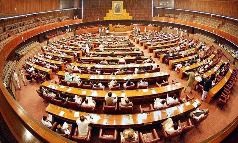 قومی اسمبلی میں سیلاب کی تباہی پر احتجاجی واک آؤٹ، دریائی بیڈز پر غیرقانونی تعمیرات اور جنگلات کی کٹائی کے خلاف سخت کارروائی کا مطالبہ