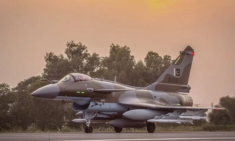 ڈی جی آئی ایس پی آر کا واضح مؤقف: بھارت کوئی پاکستانی طیارہ نہ گرا سکا، پاکستان ہتھیاروں کی دوڑ میں شامل نہیں