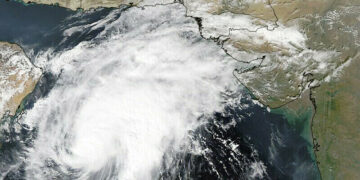 شمال مشرقی بحیرۂ عرب میں موجود موسمی سسٹم شدت اختیار کرگیا، کراچی میں ہلکی بارش کا امکان