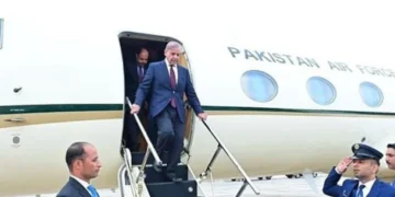 وزیراعظم شہباز شریف کامیاب غیر ملکی دوروں کے بعد وطن واپس پہنچ گئے