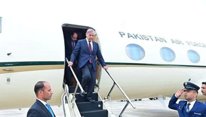 وزیراعظم شہباز شریف کامیاب غیر ملکی دوروں کے بعد وطن واپس پہنچ گئے