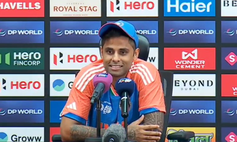 بھارتی کپتان سوریا کمار یادو کا ہینڈ شیک تنازع پر انکار، پاکستان کو کمزور حریف قرار دینے کے بیان پر قائم