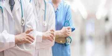 پاکستان کے 60 فیصد ڈاکٹرز بیرون ملک جا رہے ہیں، سینیٹ کمیٹی میں تشویشناک انکشاف