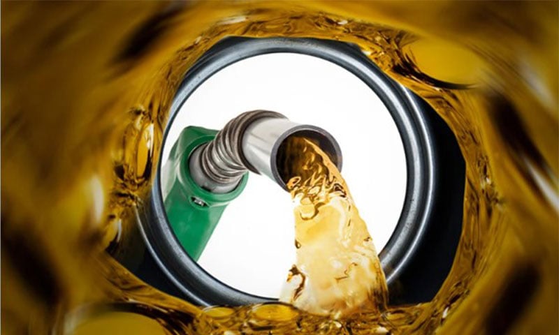 پاکستان میں پیٹرولیم مصنوعات کی قیمتوں میں کمی کا امکان، عوام کو ریلیف کی امید