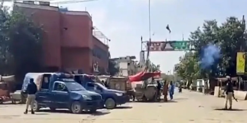 کراچی میں مذہبی جماعت کے احتجاج سے ٹریفک جام اور انٹرنیٹ سروس متاثر، پولیس کی شیلنگ سے مظاہرین منتشر