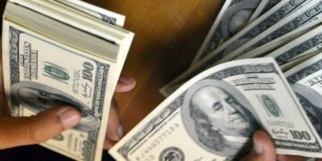 آئی ایم ایف کی معاونت سے غیر ملکی قرضوں میں 33 فیصد اضافہ، چار ماہ میں 2.29 ارب ڈالر کی آمدنی