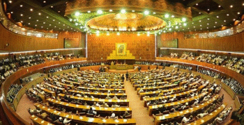 پارلیمنٹ نے 27ویں آئینی ترمیم کے بعد تینوں مسلح افواج سے متعلق قانون سازی کل منظور کرنے کا فیصلہ کر لیا