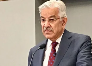 امریکا اور ایران سمجھوتے کے قریب ہیں، خواجہ آصف — پاک الرٹس: سنسنی نہیں، صرف خبر - PakAlerts.net — قابل اعتماد ڈیجیٹل نیوز پلیٹ فارم عالمی امور، تازہ ترین خبریں, سیاست, ٹیکنالوجی، کھیل، معیشت، تفریح، صحت، تعلیم، اور بہت کچھ ایک جگہ پر۔ کمانڈر آف ڈیفنس فورسز کا عہدہ آرمی کے پاس ہی رہے گا، ترمیم میں مزید تبدیلی کا امکان: خواجہ آصف