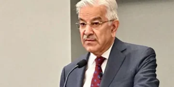 کمانڈر آف ڈیفنس فورسز کا عہدہ آرمی کے پاس ہی رہے گا، ترمیم میں مزید تبدیلی کا امکان: خواجہ آصف