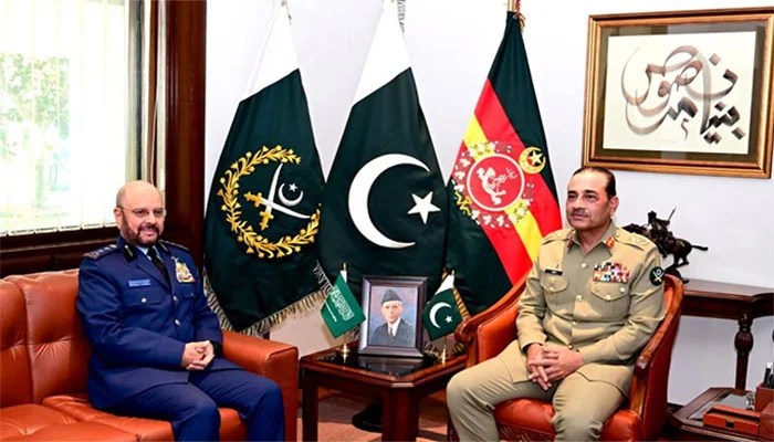 سعودی چیف آف جنرل اسٹاف کا جی ایچ کیو دورہ، فیلڈ مارشل عاصم منیر سے ملاقات