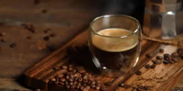 روزانہ ایک کپ کافی دل کی بے ترتیب دھڑکن میں بہتری اور بلڈ پریشر میں کمی کا باعث، تحقیق