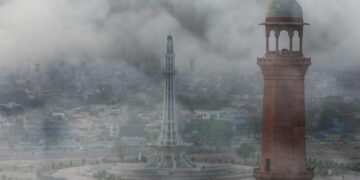 پنجاب کی فضاء شدید آلودگی کا شکار، فیصل آباد اور لاہور خطرناک سطحوں پر پہنچ گئے