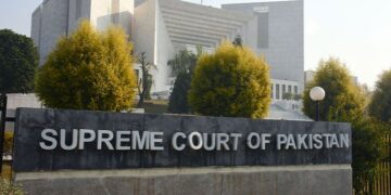 سپریم کورٹ میں سماعت کے دوران جسٹس ہاشم کاکڑ اور ڈی آئی جی ہیڈ کوارٹر کے درمیان دلچسپ مکالمہ، کمرۂ عدالت میں قہقہے