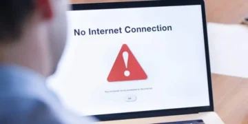 پاکستان انٹرنیٹ آزادی میں 27 اسکور کے ساتھ ’غیر آزاد‘ قرار، عالمی رپورٹ