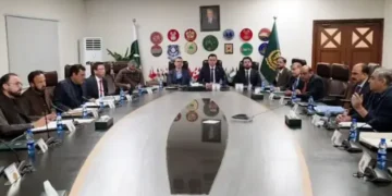 وفاقی حکومت کا جعلی دستاویزات پر بیرونِ ملک سفر کرنے والوں کے خلاف سخت کریک ڈاؤن تیز کرنے کا فیصلہ