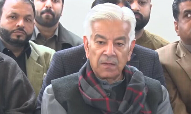 عمران خان بھارت سے جنگ کے دوران بھی غلط زبان استعمال کرتے رہے:وزیرِ دفاع