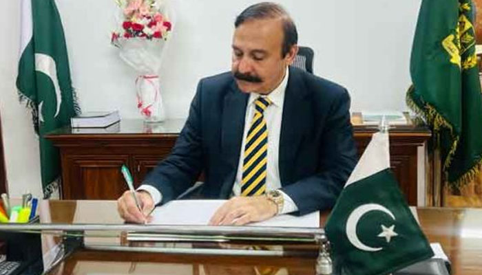 اگلے چھ ہفتوں میں وزیراعلیٰ خیبرپختونخوا کی تبدیلی وفاقی حکومت کی ترجیح نہیں، ڈاکٹر طارق فضل چوہدری